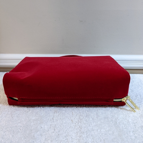 Estee Lauder Red Velvet zippered makeup case. Top handle. Beautiful and  tastefu - Picture 10 of 10
